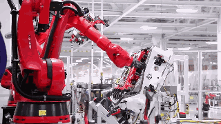 国内首台智能打磨机器人诞生 未来智能化打磨有望代替人工打磨